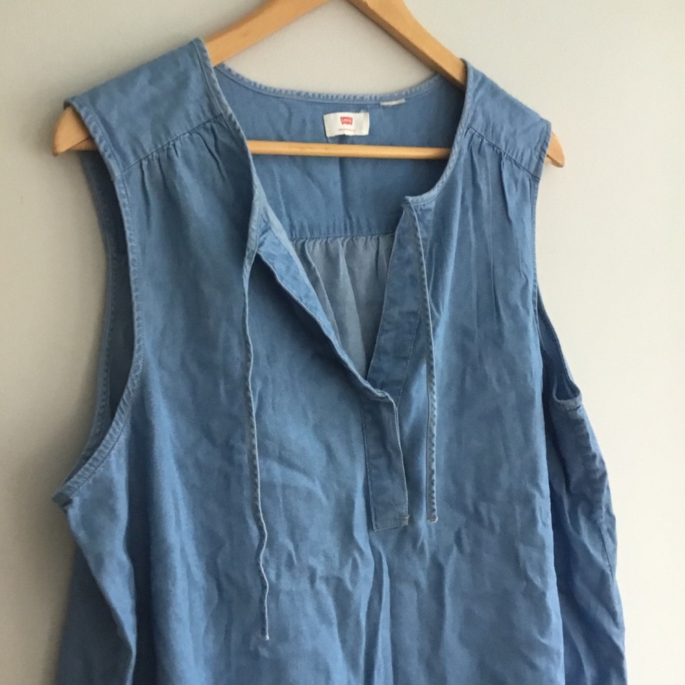Levi’s Denim Sleeveless Shirt